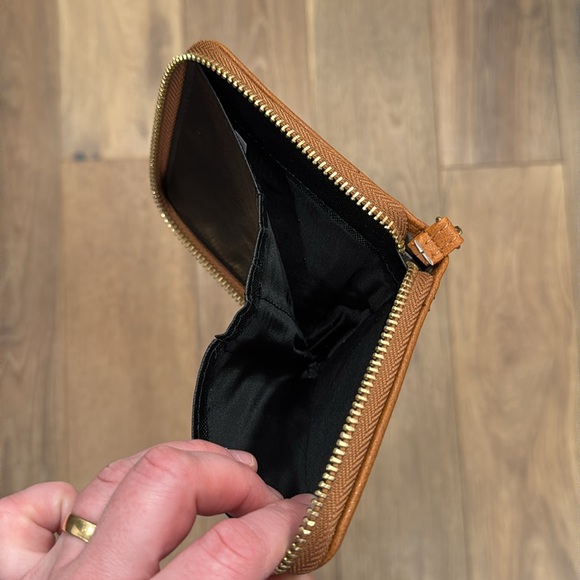 Cute Wrist Wallet with Handle Gently Used - Picture 5 of 5